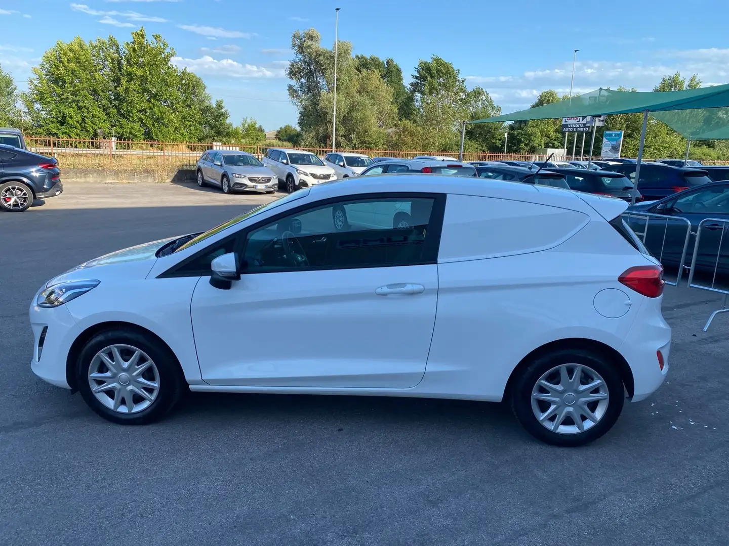 Ford Fiesta 1.5 TDCi 85 CV 3 porte Van Business Blanc - 2