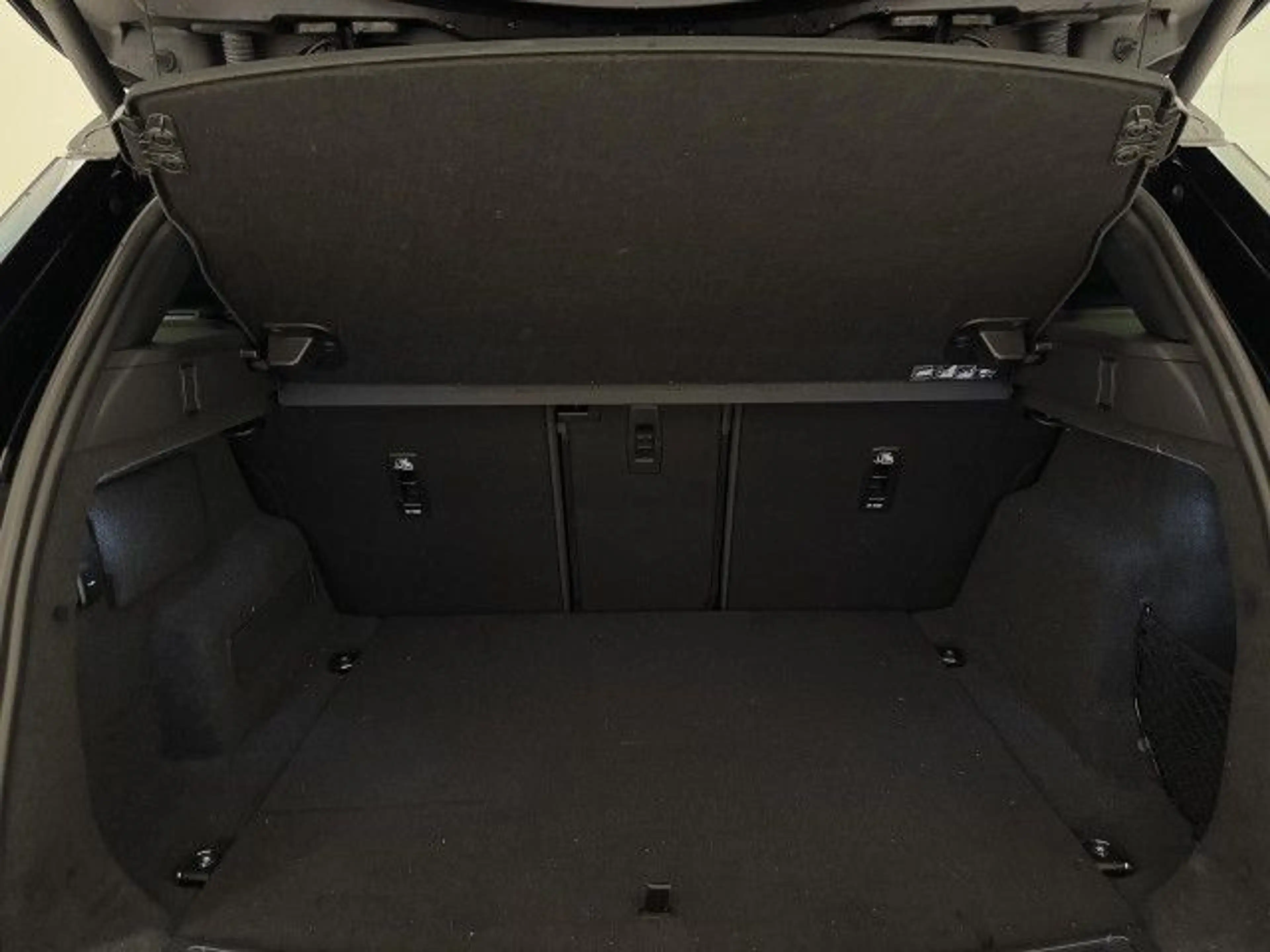 Land Rover Range Rover Evoque D200 Dyn SE Black Pack WinterP. — photo 14