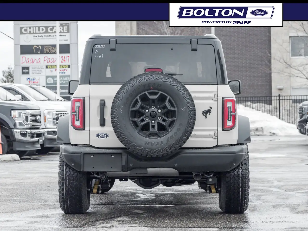 Ford Bronco снимка Ford Bronco