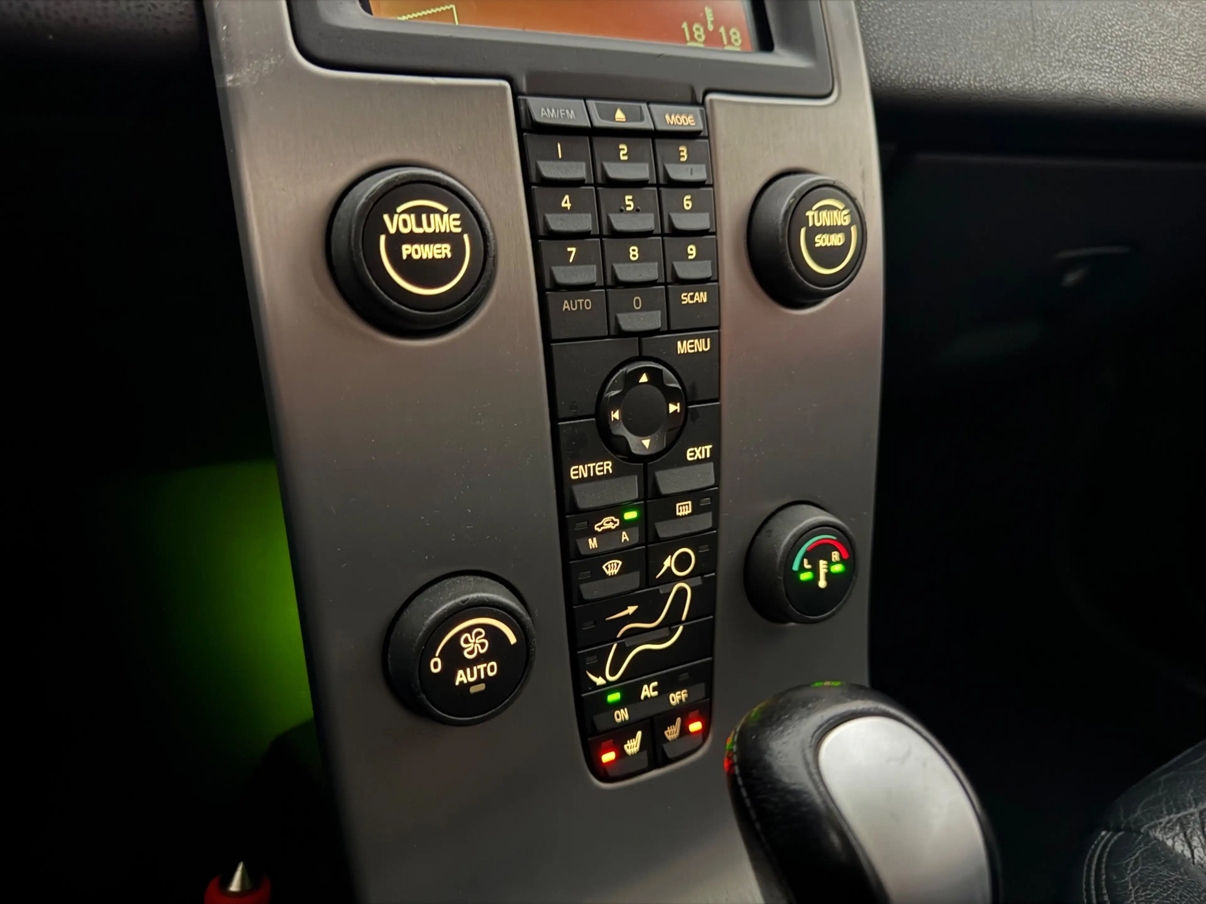 Volvo V50 2.5 T5 AWD Kinetic / YOUNGTIMER / Leder / Xenon — photo 14