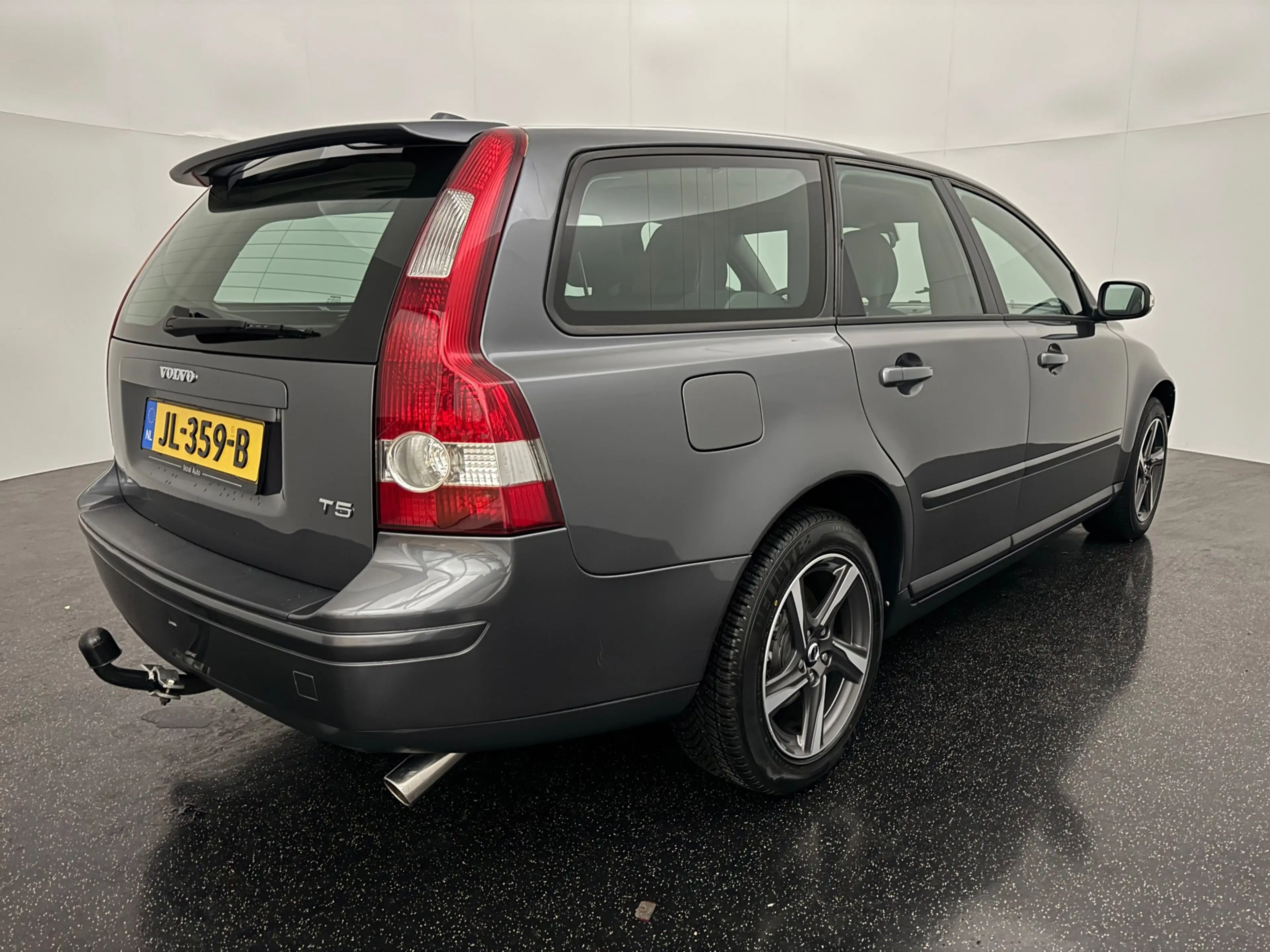 Volvo V50 2.5 T5 AWD Kinetic / YOUNGTIMER / Leder / Xenon — photo 2