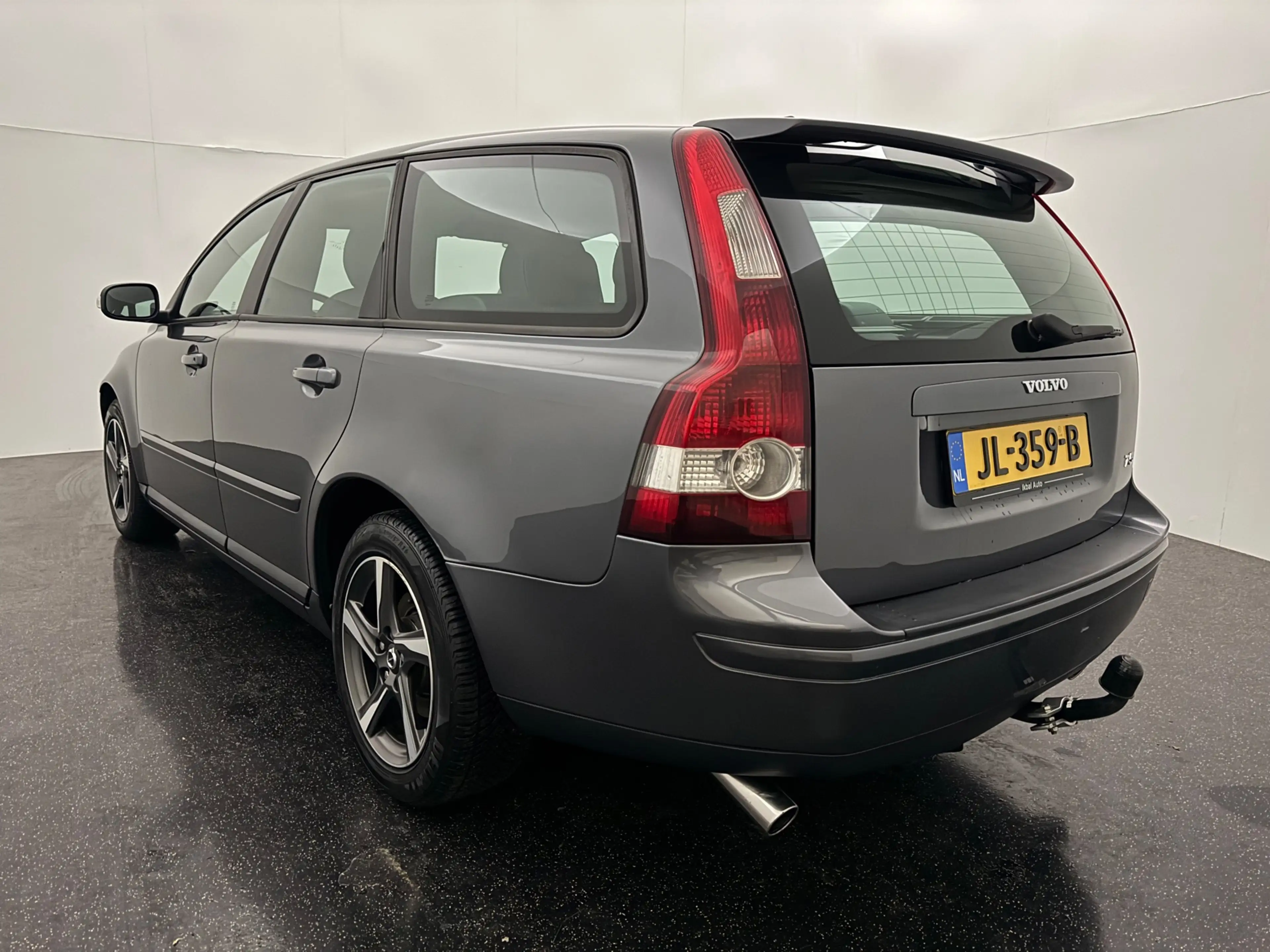 Volvo V50 2.5 T5 AWD Kinetic / YOUNGTIMER / Leder / Xenon — photo 4