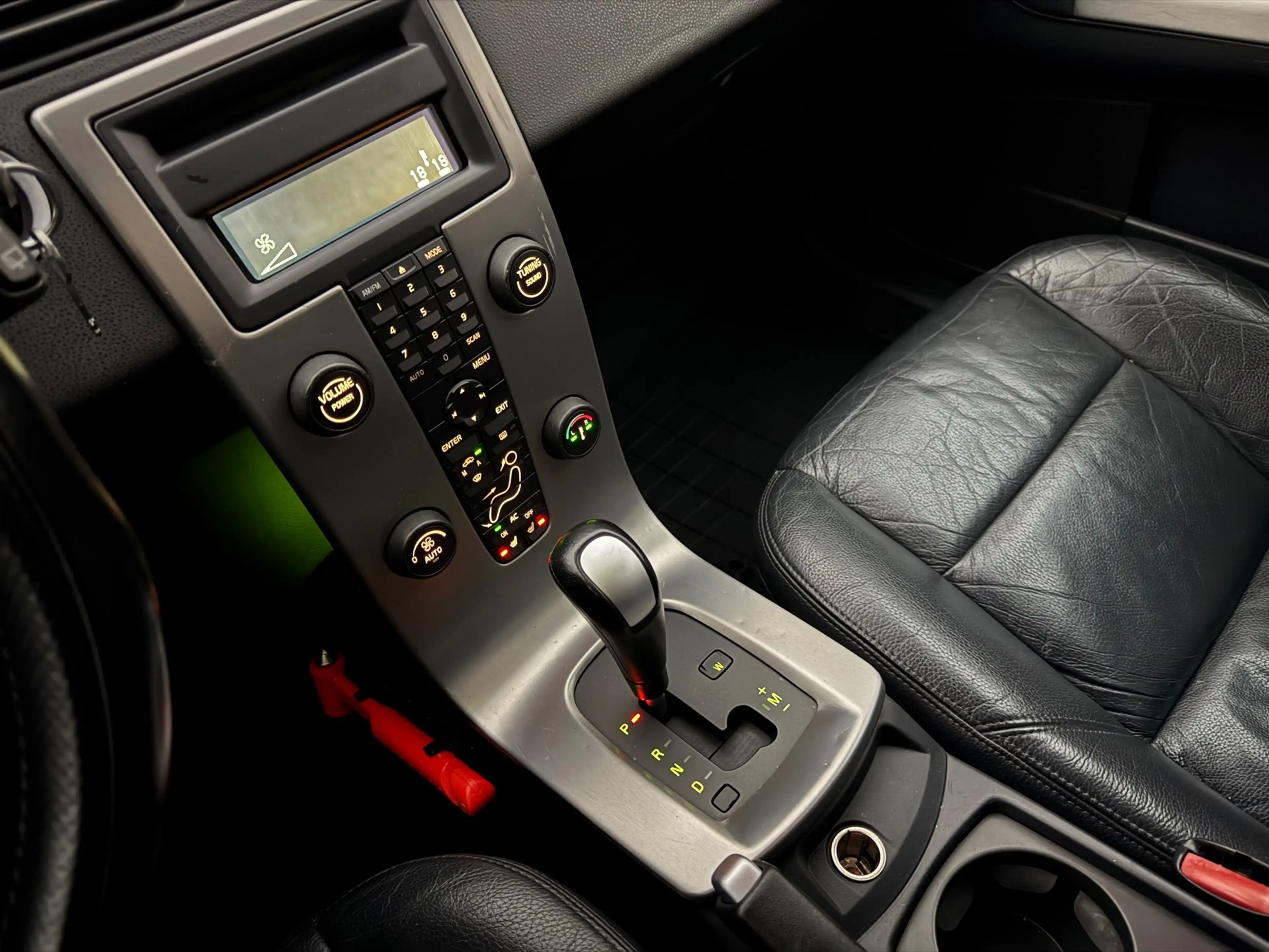 Volvo V50 2.5 T5 AWD Kinetic / YOUNGTIMER / Leder / Xenon — photo 13