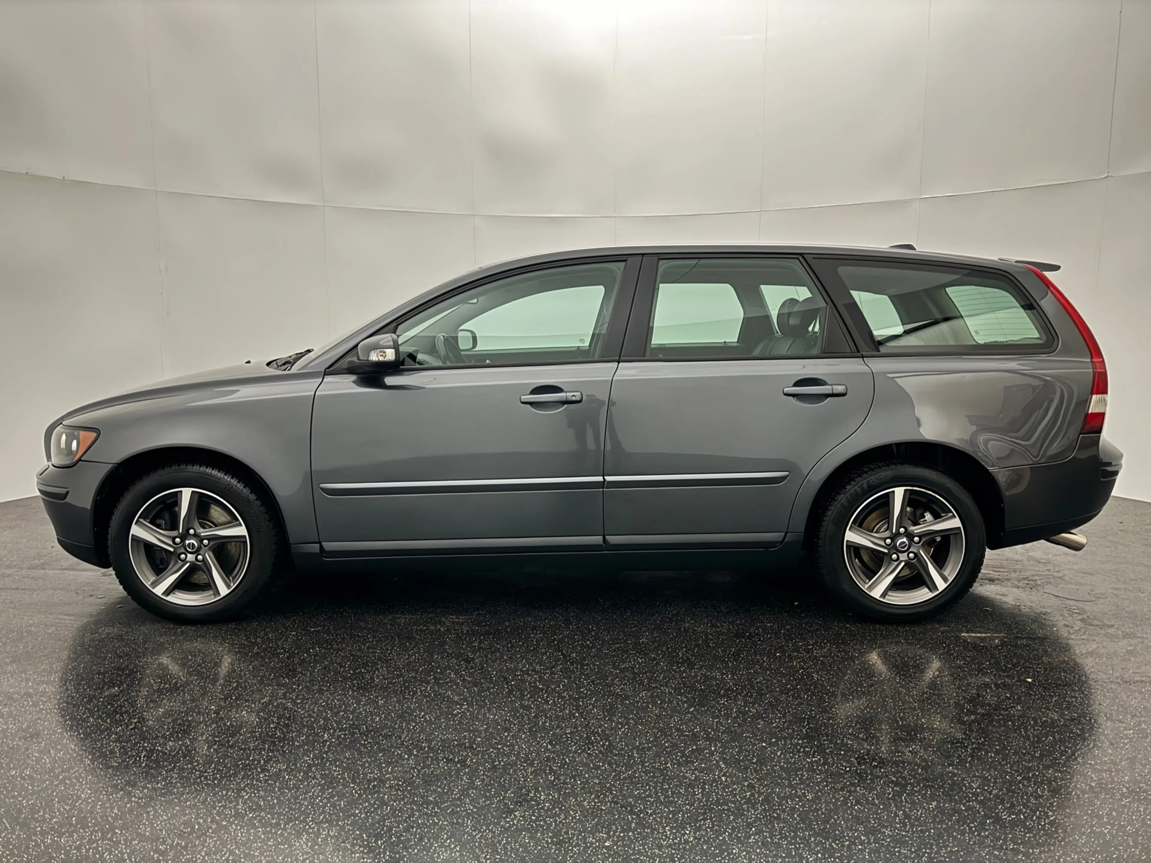 Volvo V50 2.5 T5 AWD Kinetic / YOUNGTIMER / Leder / Xenon — photo 6