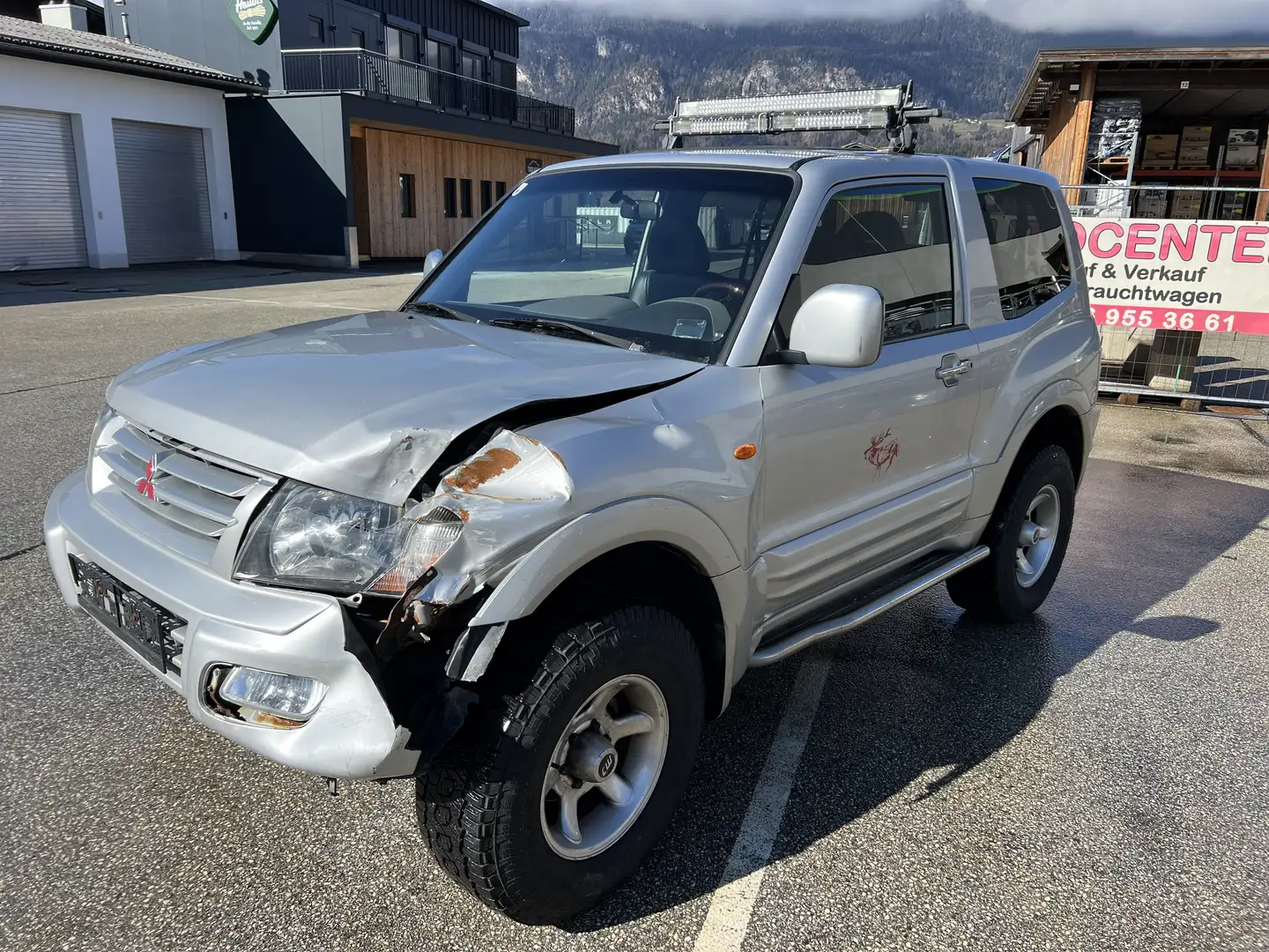 Mitsubishi Pajero GLX 3,2 DI-D TD Montero - 1