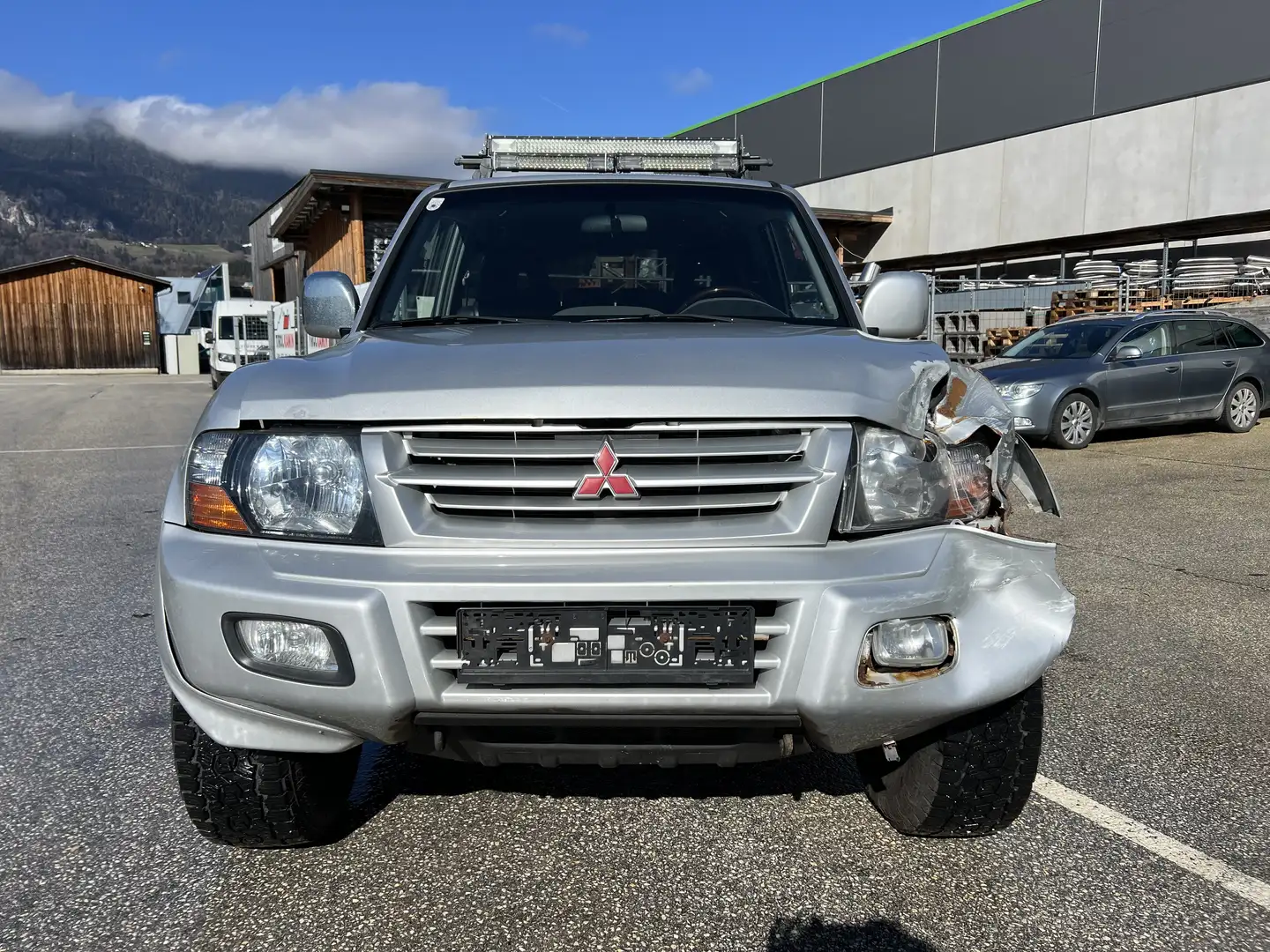 Mitsubishi Pajero GLX 3,2 DI-D TD Montero - 2