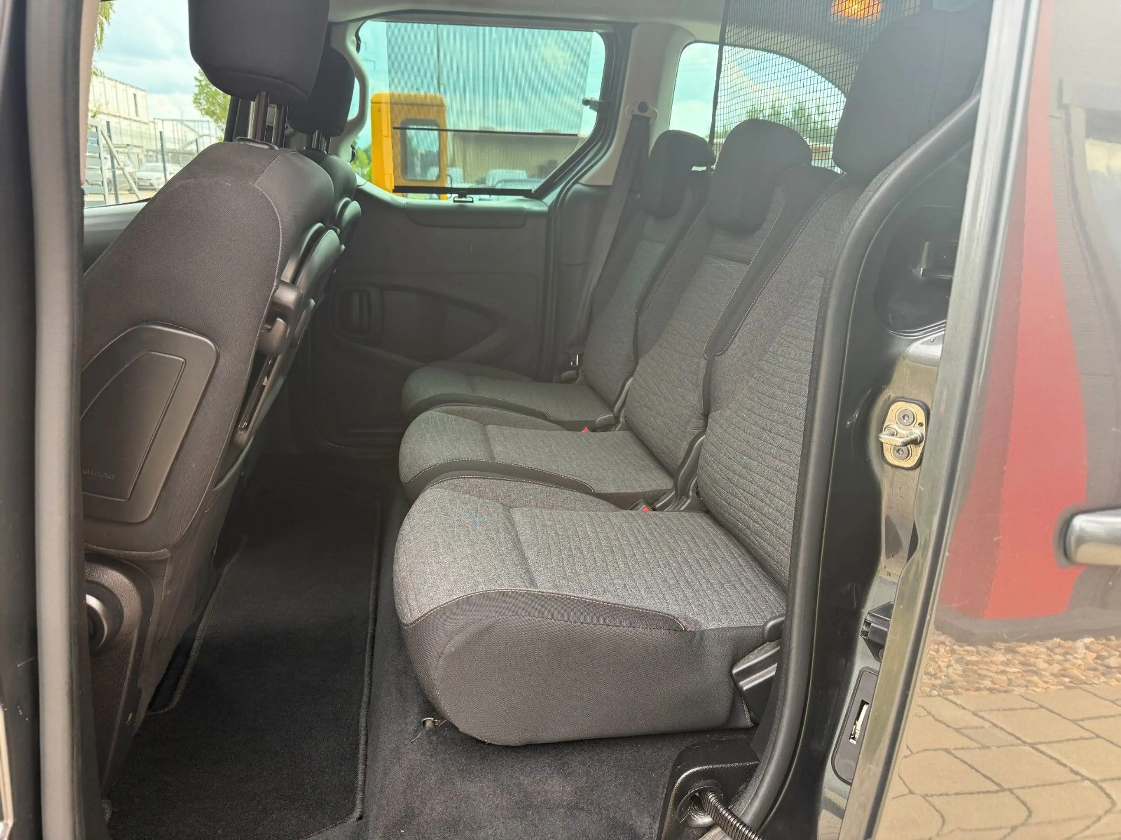 Citroen Berlingo Kombi Shine(Tüv&Insp.neu/1 Hand/ab.AHK) — photo 9