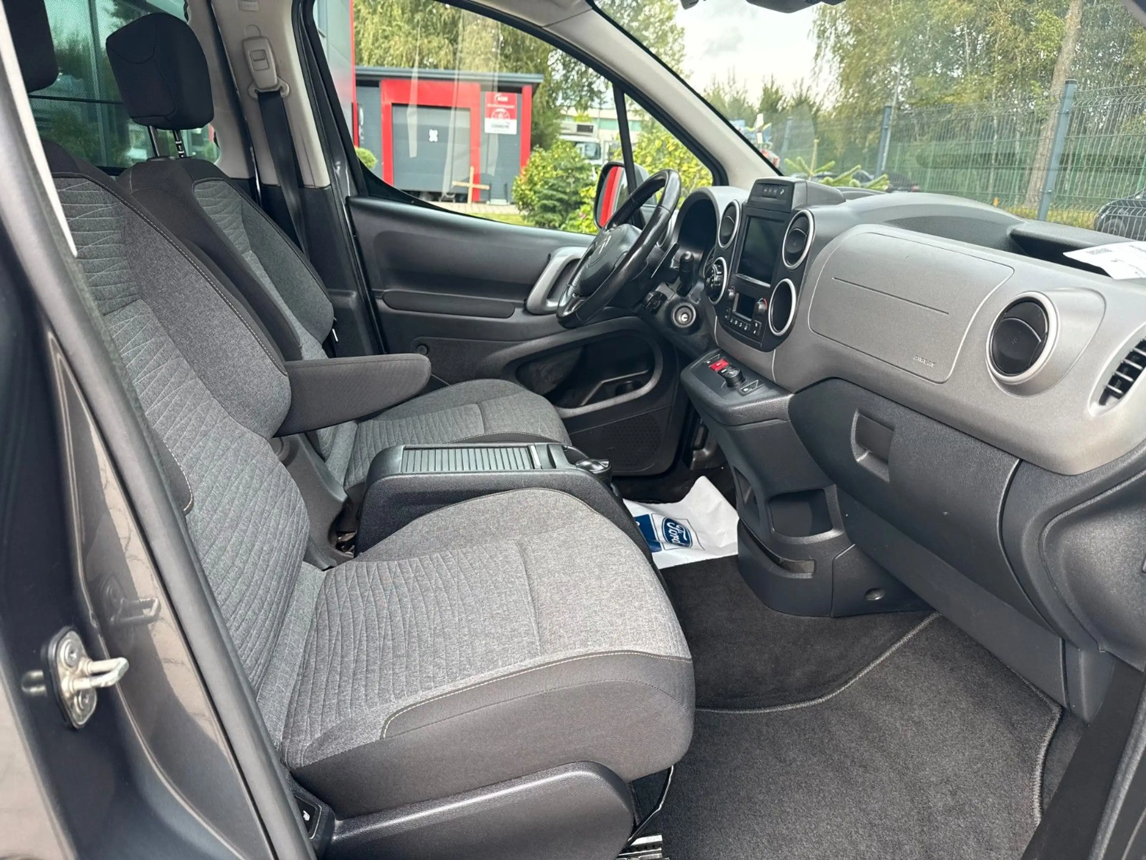 Citroen Berlingo Kombi Shine(Tüv&Insp.neu/1 Hand/ab.AHK) — photo 10