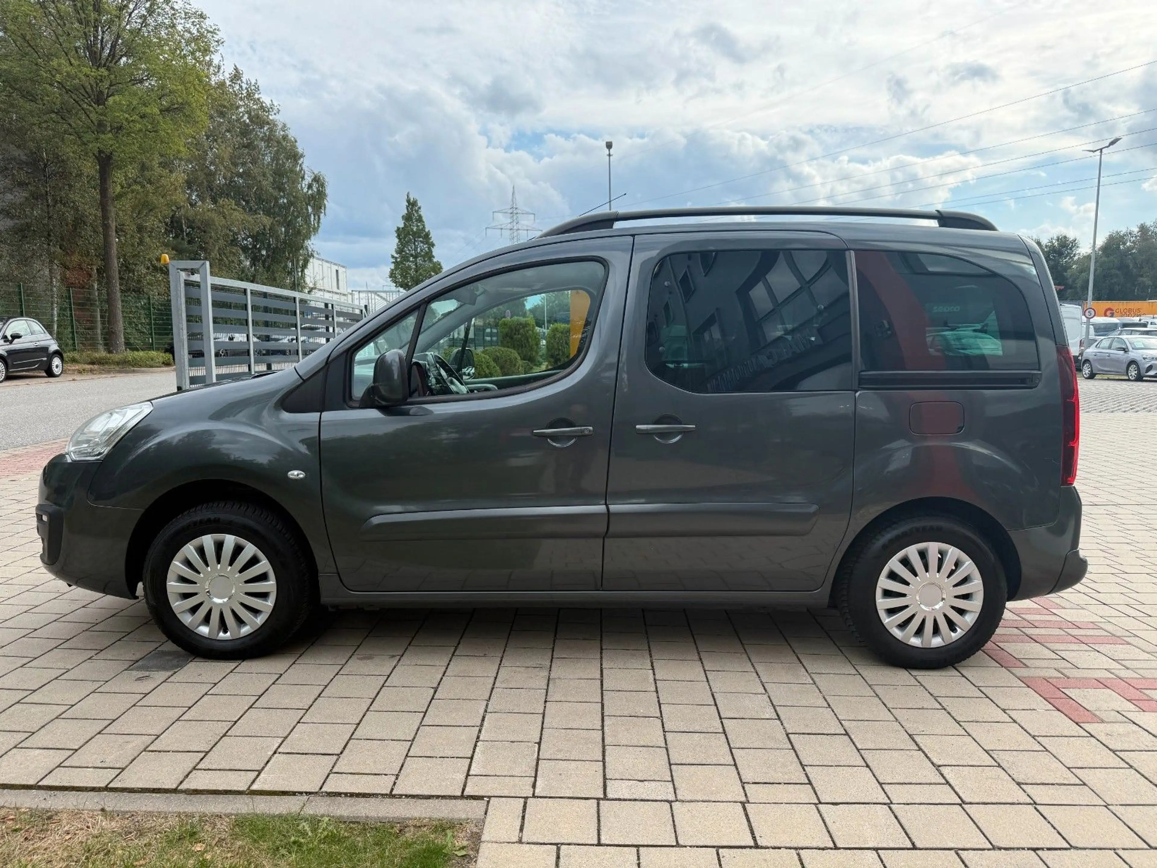Citroen Berlingo Kombi Shine(Tüv&Insp.neu/1 Hand/ab.AHK) — photo 4