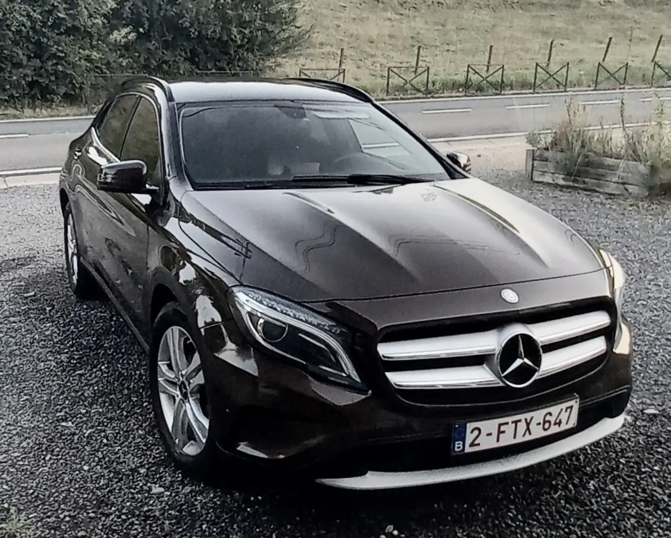 Mercedes-Benz GLA 200 cdi 2,2 diesel + navi+ cuir+ jantes 18 pouces Brown - 1