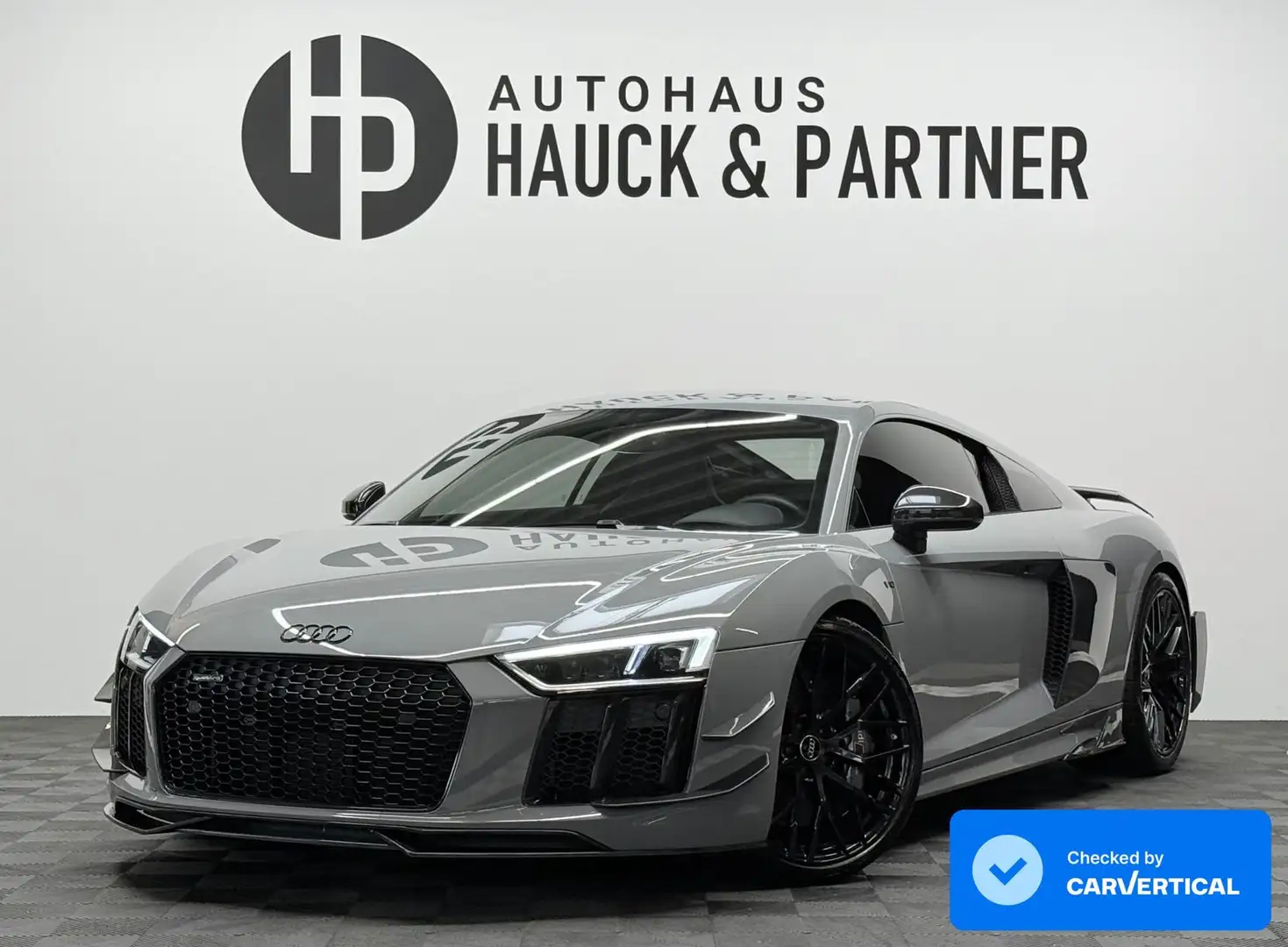 Audi R8 Coupe V10 + *Carbon*Capristo*B&O*Schale*Kam* Grau - 1