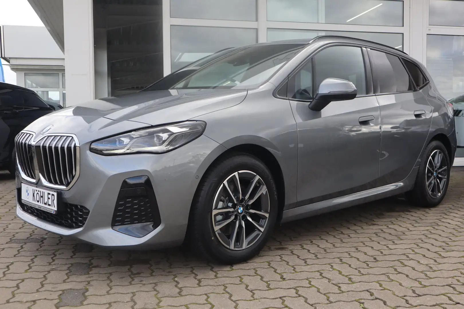 BMW 220 i Active Tourer/M-Sport/AHK/DrivingAss.+/Adapt.LED Grijs - 1