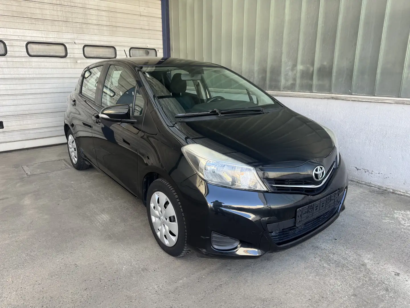Toyota Yaris 1.33 VVT-i AUTOMATIQUE - AIRCO - ESSENCE - CT - 2