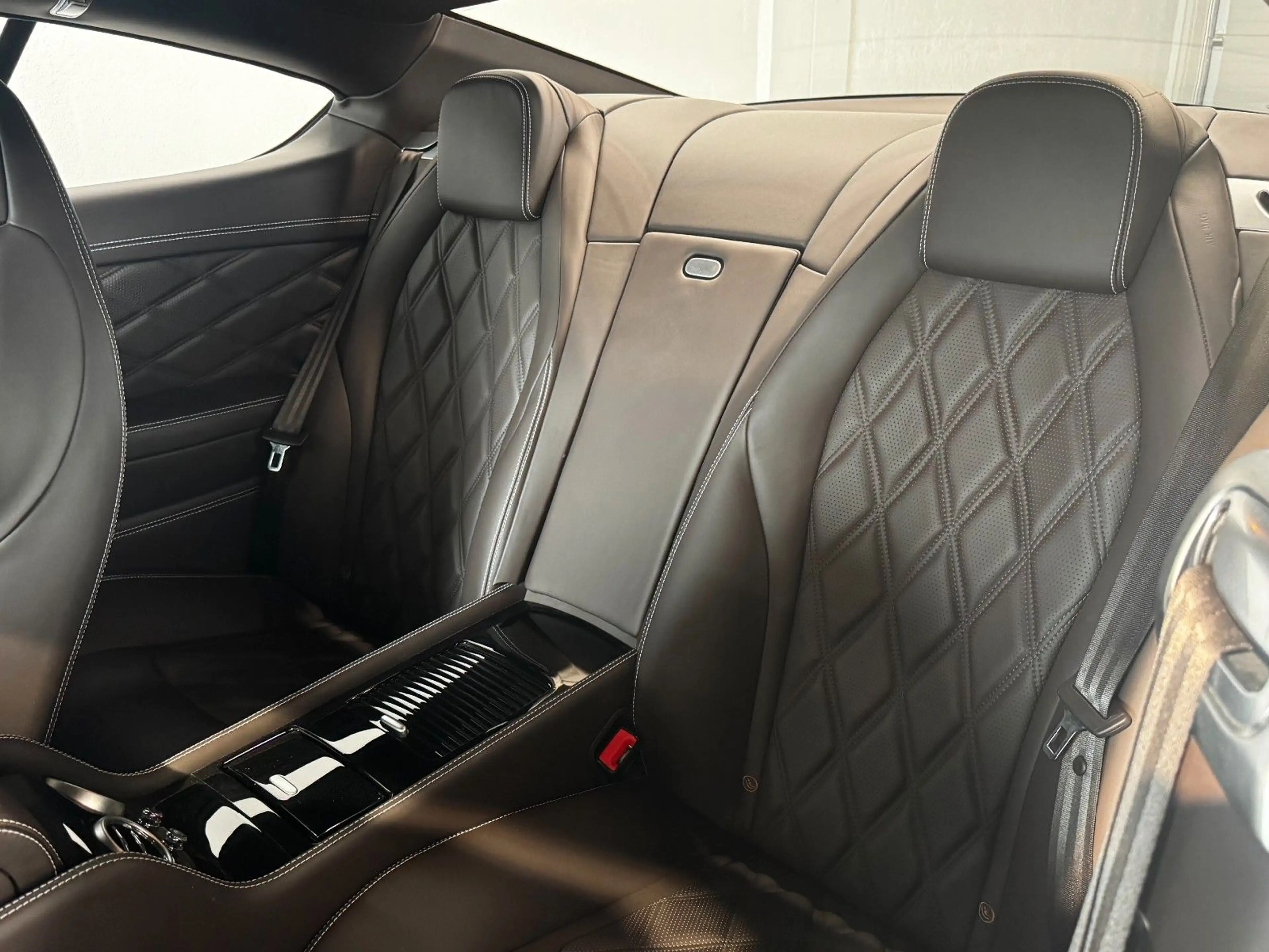 Bentley Continental GT 6.0 W12 Speed 4WD Automatik — photo 9