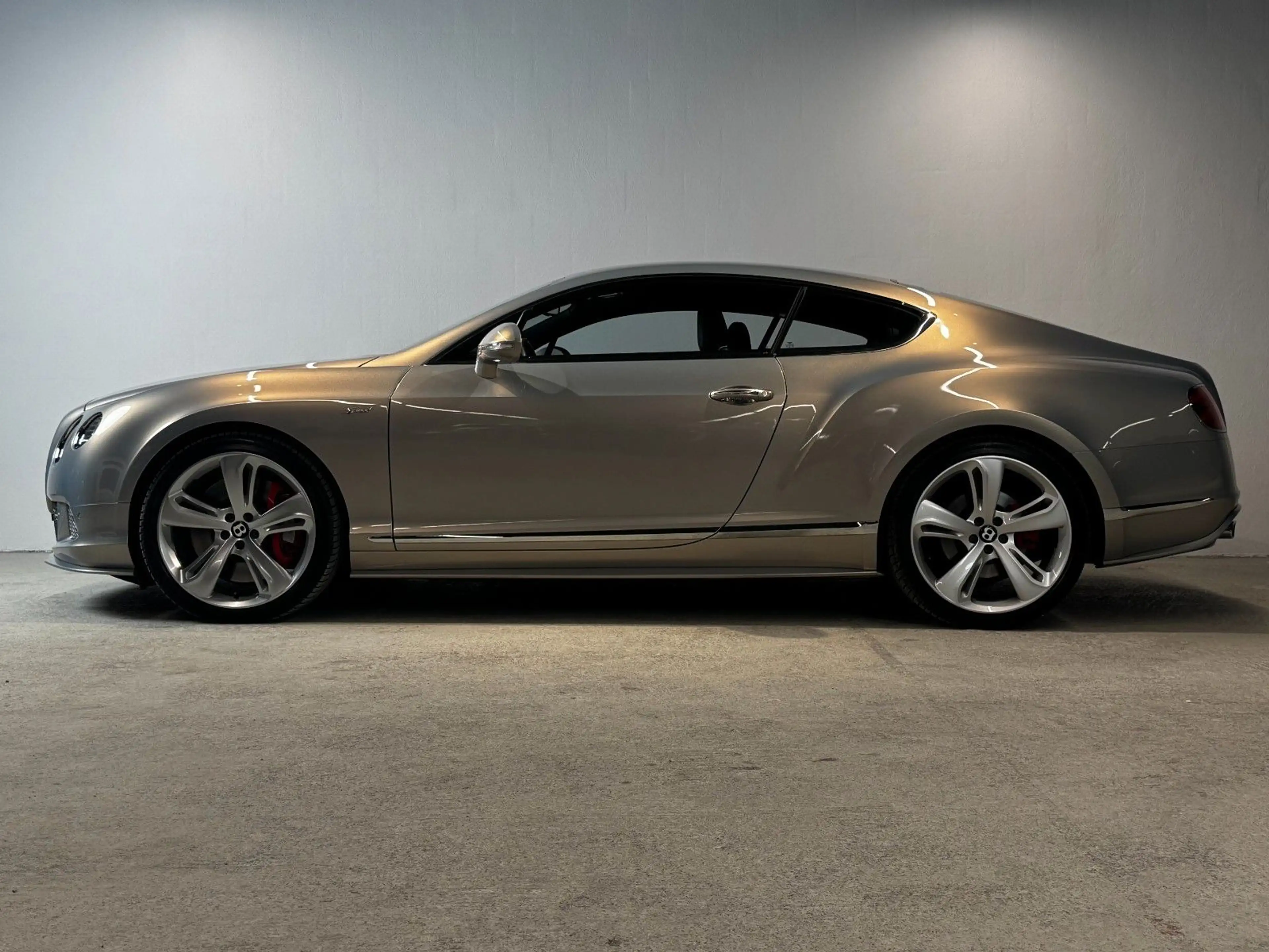 Bentley Continental GT 6.0 W12 Speed 4WD Automatik — photo 6
