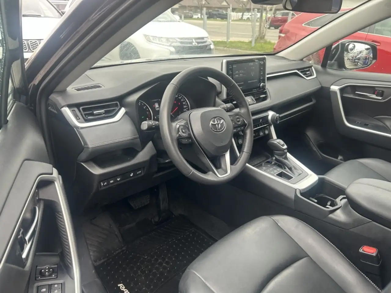 Toyota RAV 4 снимка Toyota RAV 4