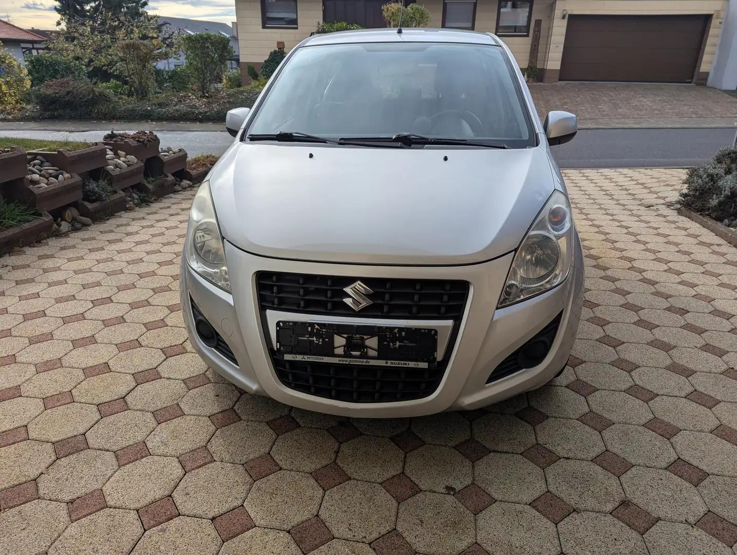 Suzuki Splash Splash 1.2 Club Inspektion neu Silber - 2