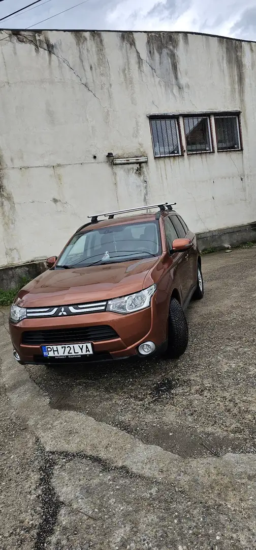 Mitsubishi Outlander 2.0 4WD Invite - 2