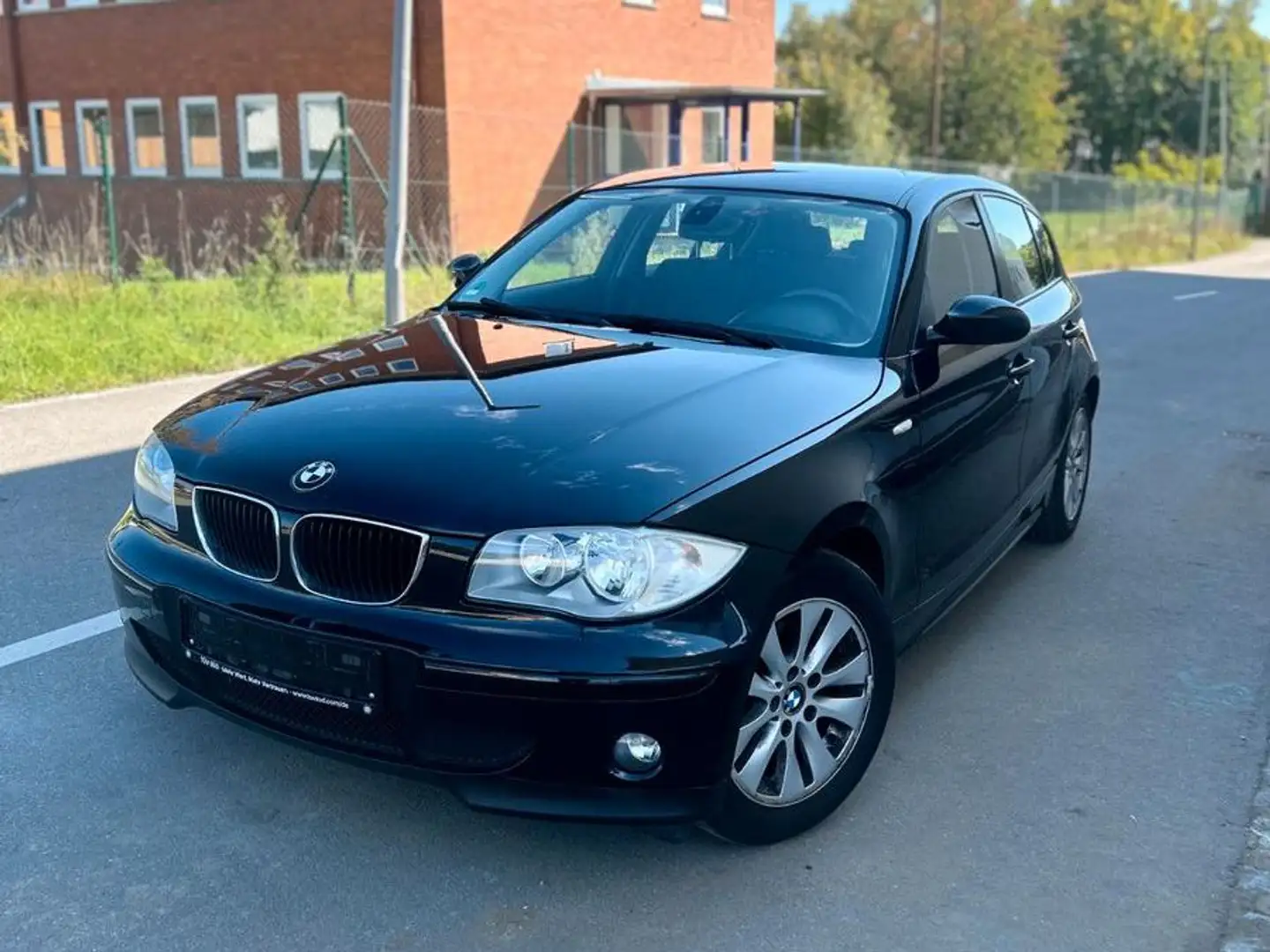 BMW 116 Baureihe 1 Lim. Neue TÜV*Service Noir - 1