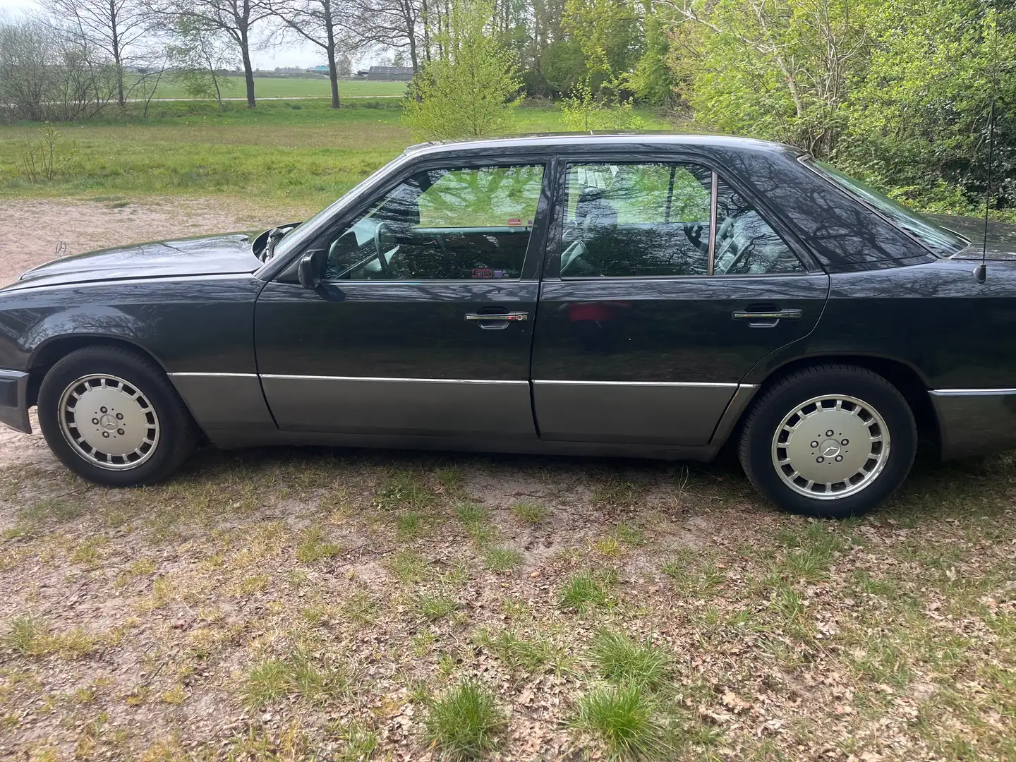 Mercedes-Benz E 230 E klasse Schwarz - 2