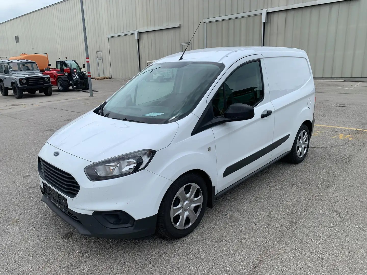 Ford Transit Courier - 1