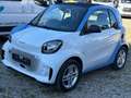 smart forTwo EQ,1.Besitz,erst 19 tkm,Schnellader 22KW Weiß - thumbnail 1