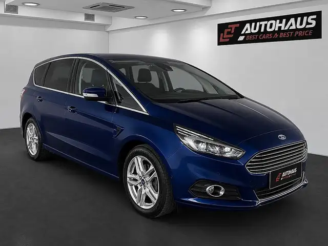 Ford S-Max view 4