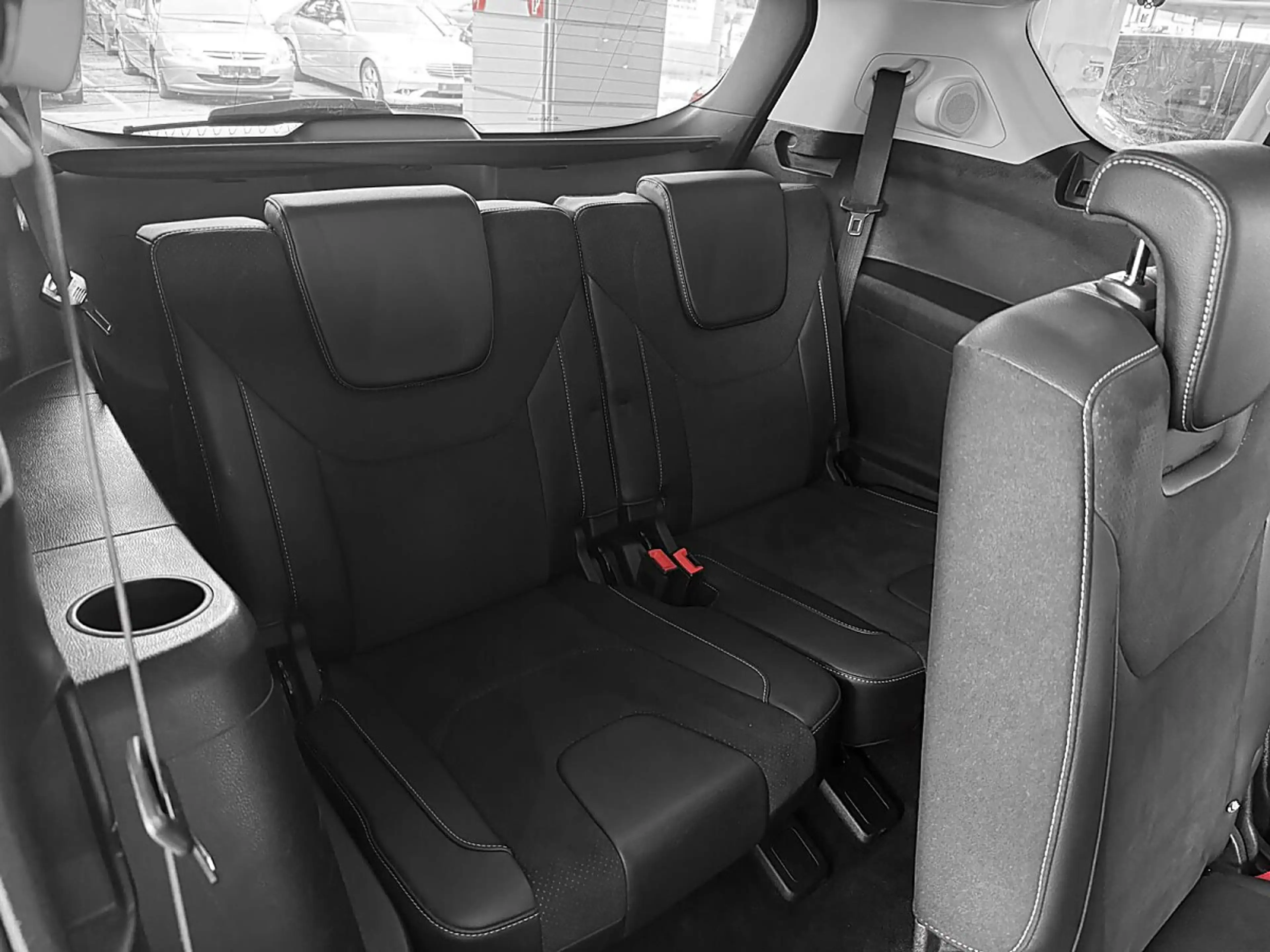 Ford S-Max S-MAX Titanium 2.0 TDCi Auto-Start/Stop | 1.BES... — photo 12