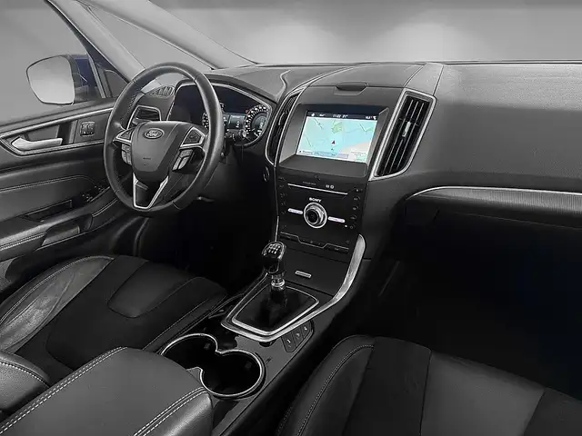 Ford S-Max view 10