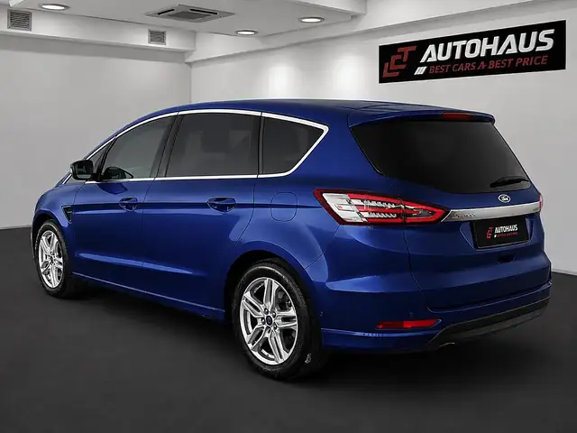 Ford S-Max view 3