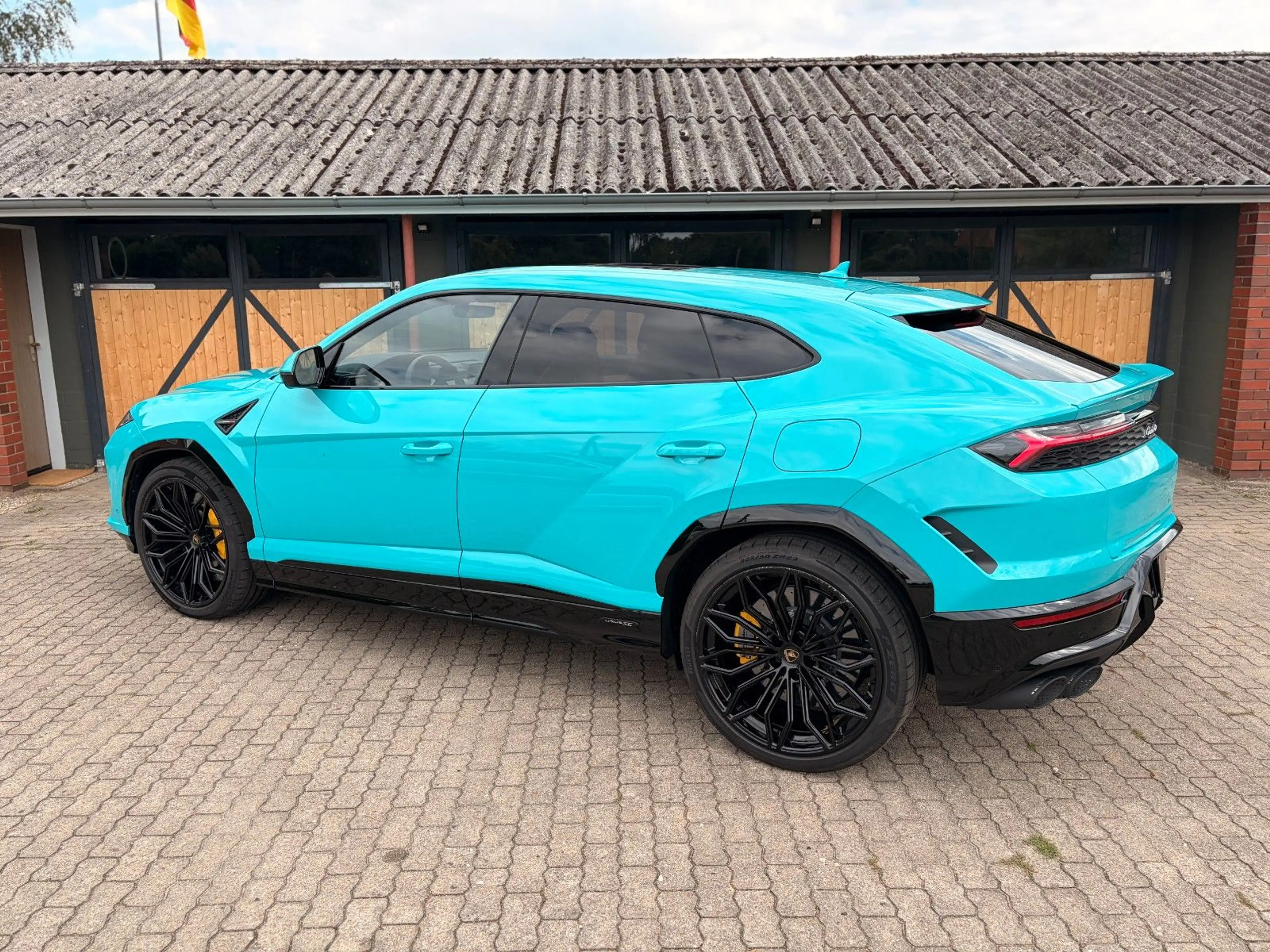 Lamborghini Urus SE PANO/23"/B&O/MASSAGE/BLU GAUCO-NERO ADE — photo 3