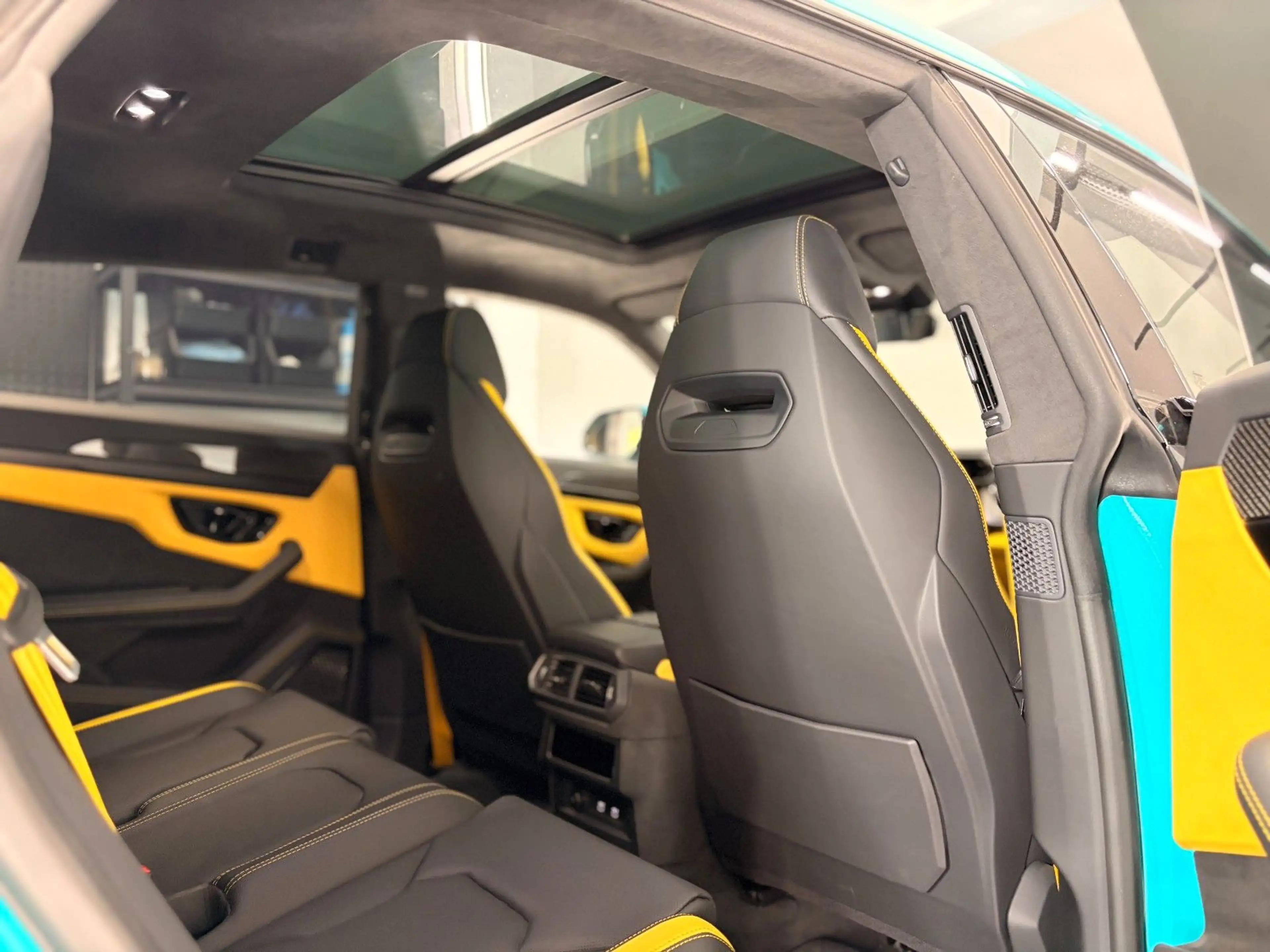 Lamborghini Urus SE PANO/23"/B&O/MASSAGE/BLU GAUCO-NERO ADE — photo 15