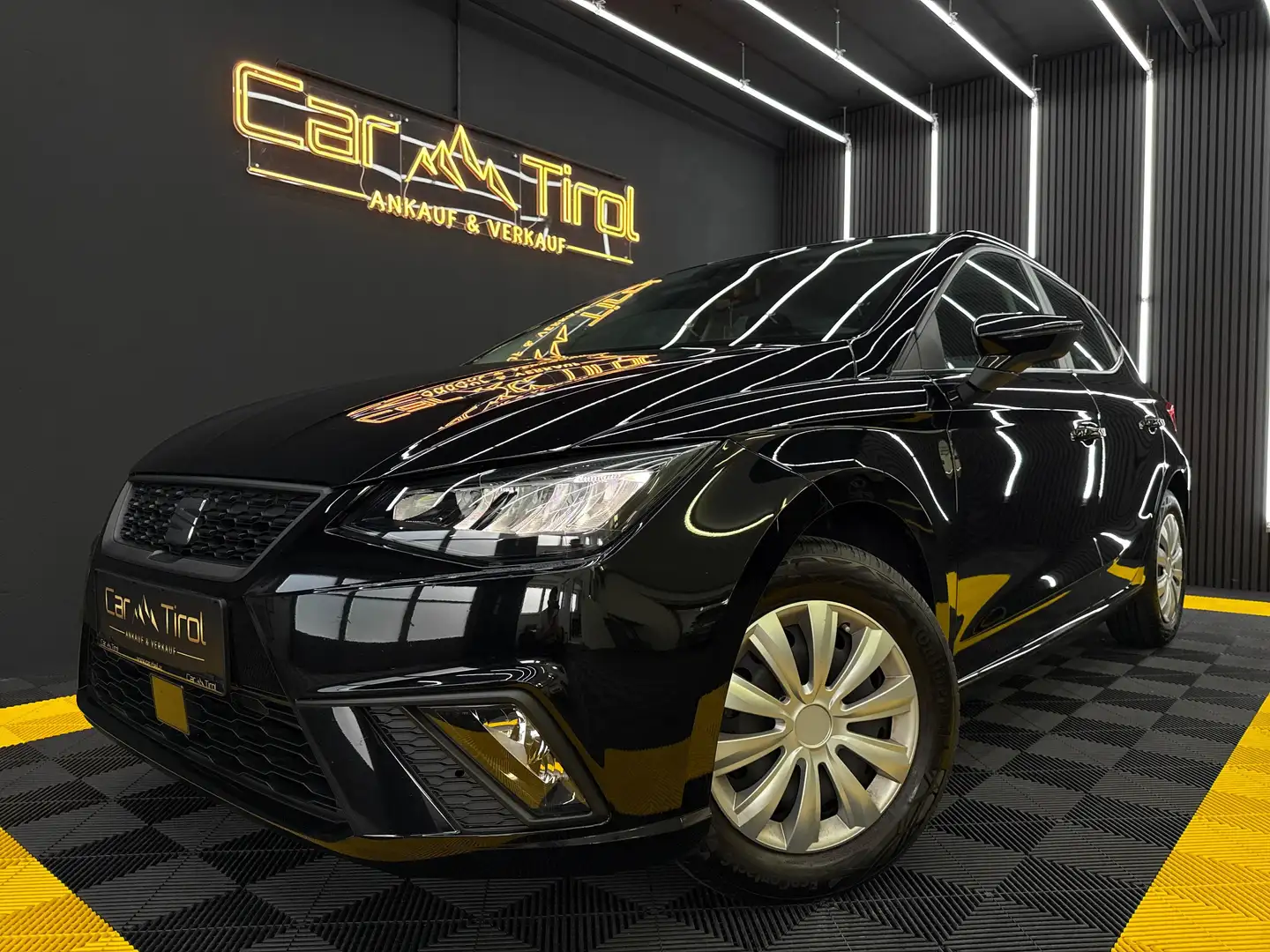 SEAT Ibiza Reference 1,0 Austria Edition Schwarz - 1