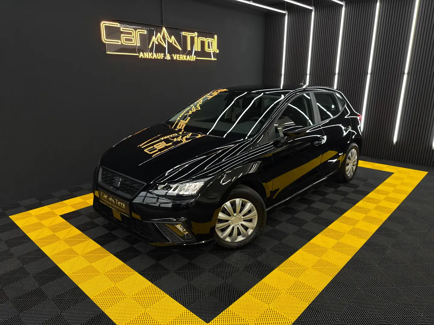 SEAT Ibiza Reference 1,0 Austria Edition Schwarz - 2