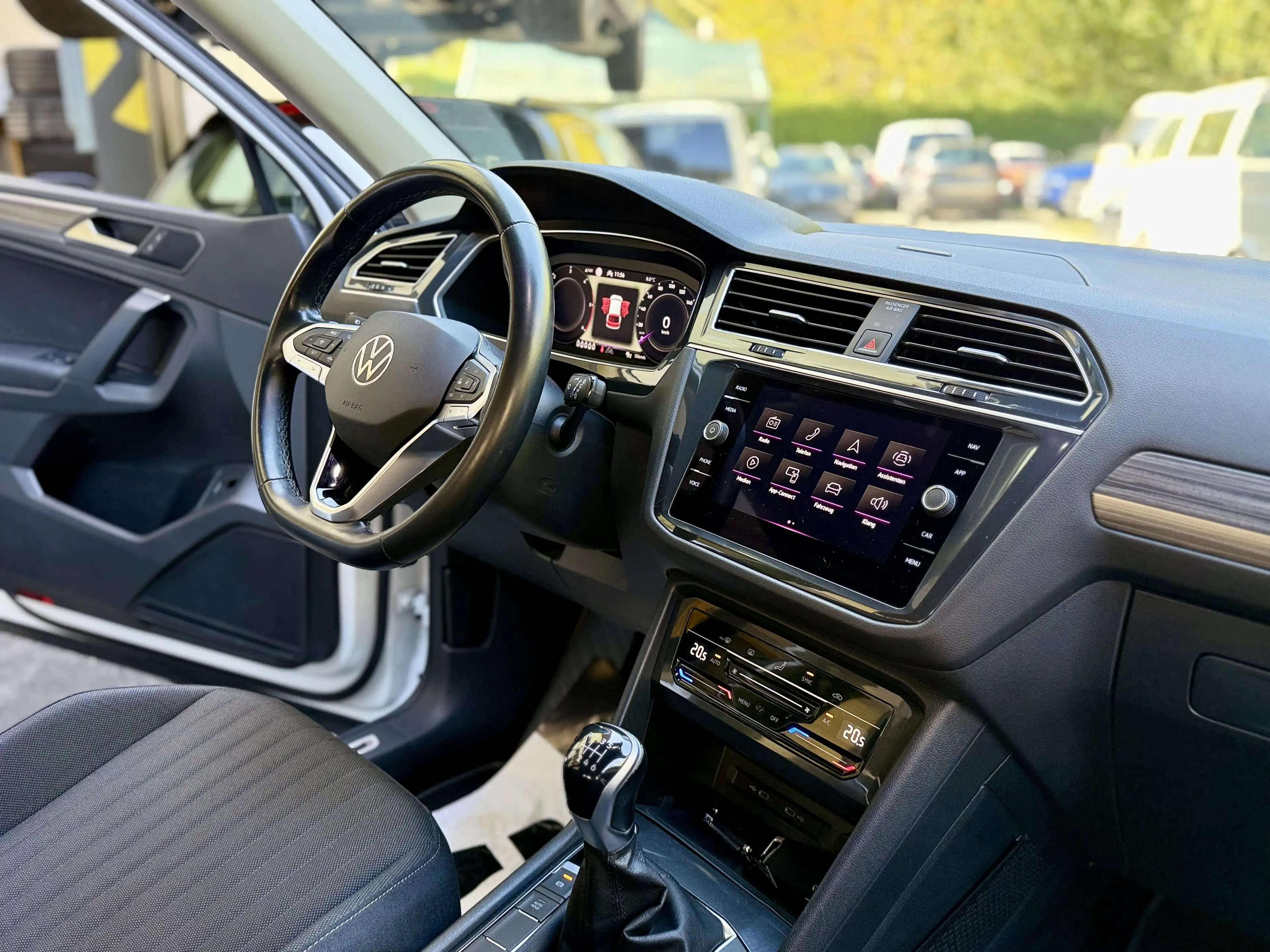 Volkswagen Tiguan Allspace Life 7 Sitzer AHK Kamera el.Heckkl. Mod.2023 — photo 11