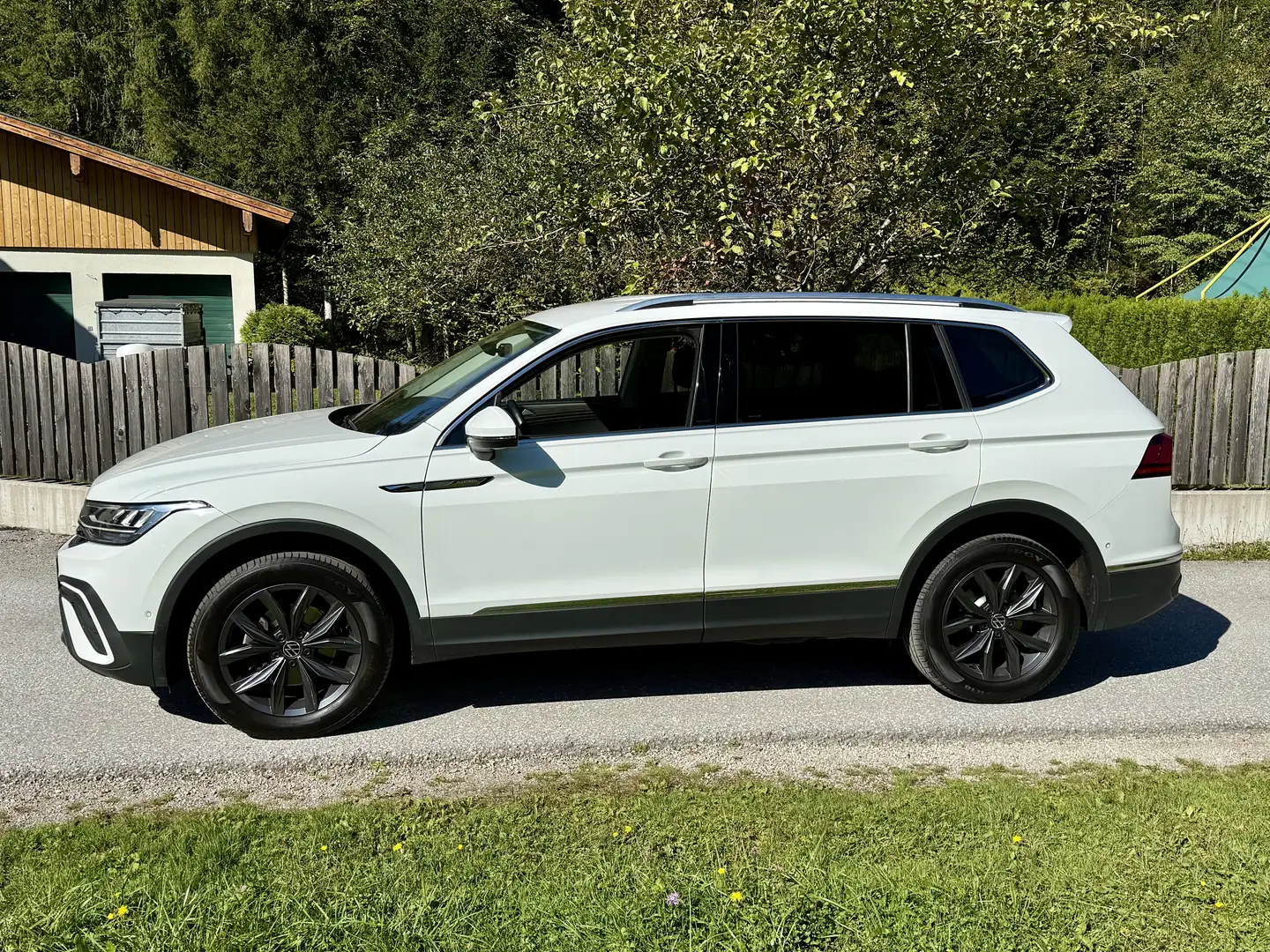 Volkswagen Tiguan Allspace Life 7 Sitzer AHK Kamera el.Heckkl. Mod.2023 Weiß - 2