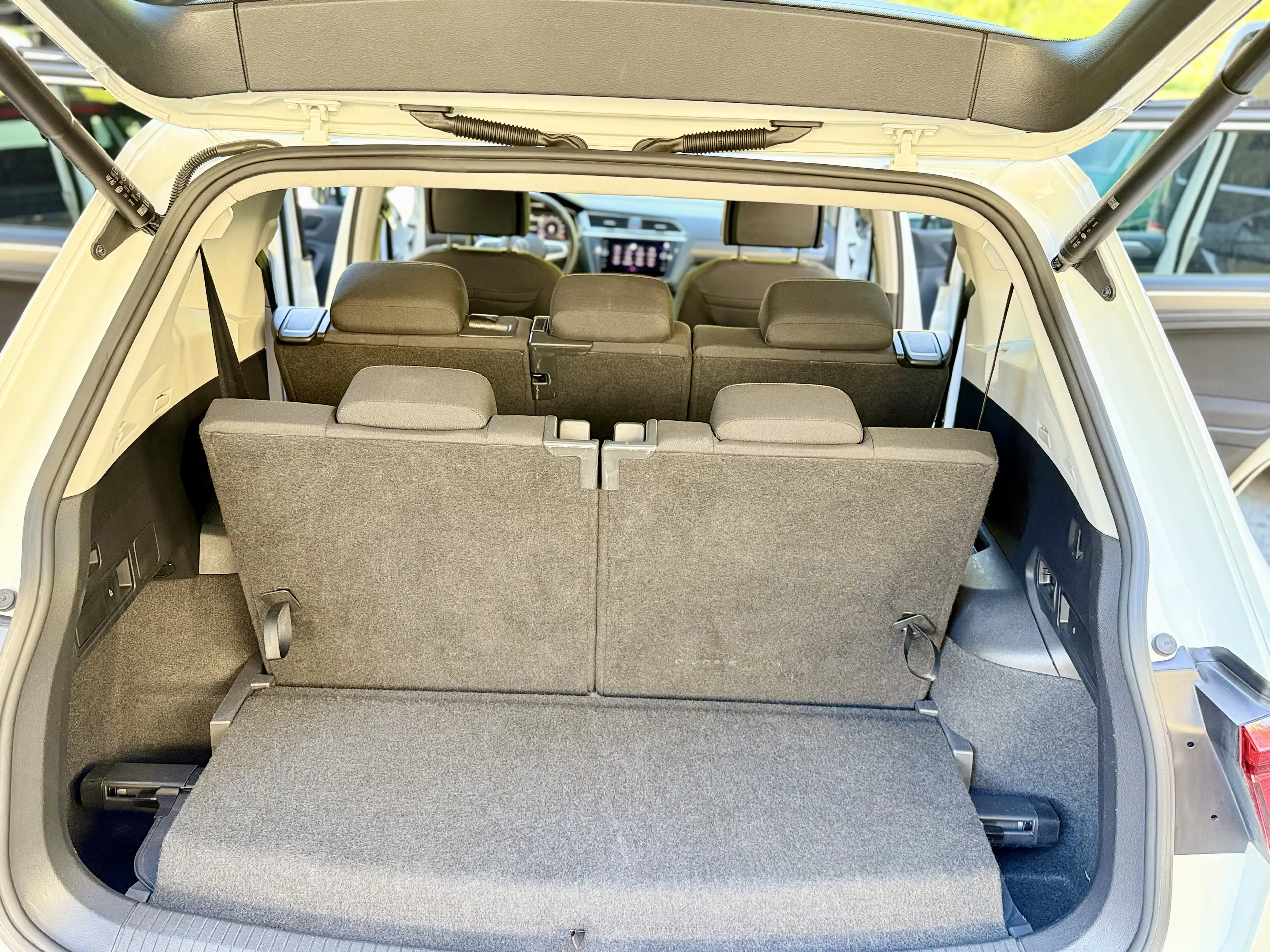 Volkswagen Tiguan Allspace Life 7 Sitzer AHK Kamera el.Heckkl. Mod.2023 — photo 13