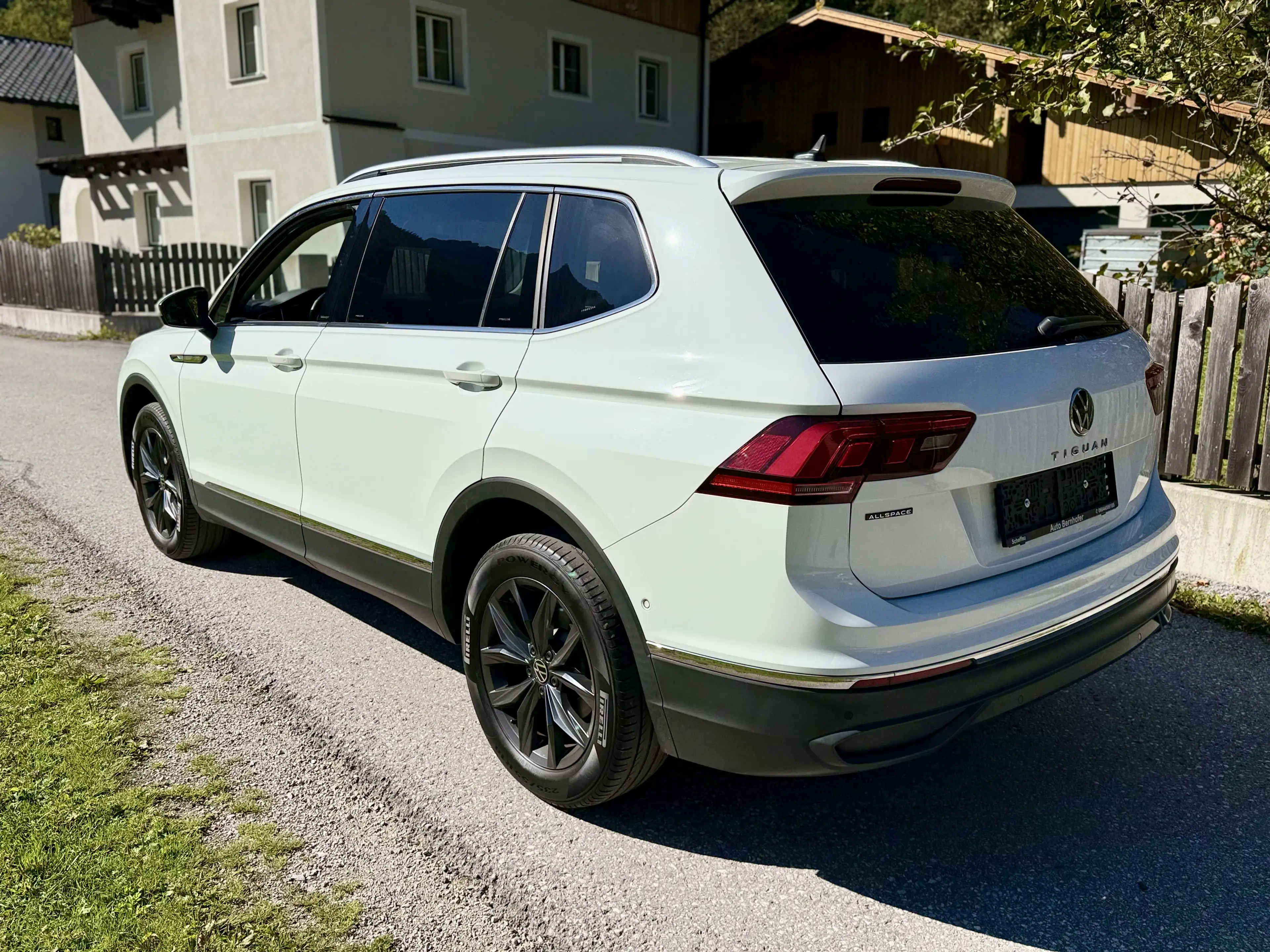 Volkswagen Tiguan Allspace Life 7 Sitzer AHK Kamera el.Heckkl. Mod.2023 — photo 6