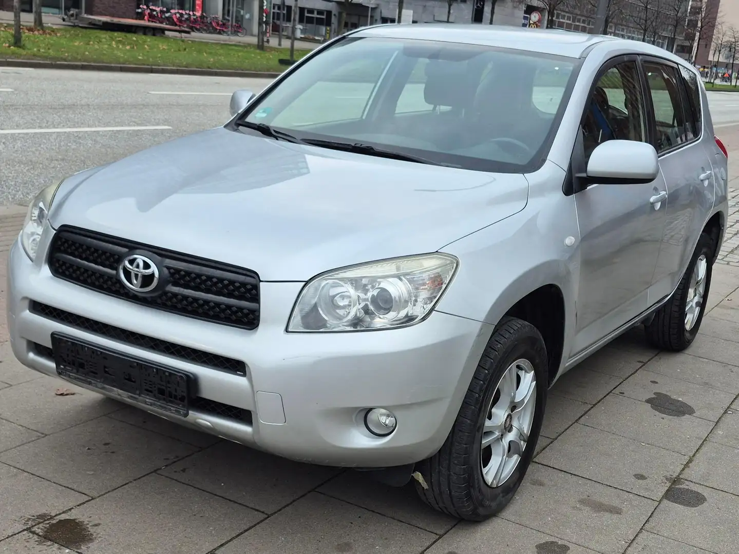 Toyota RAV 4 Sol*4x4**Nur **115000 KM** Grau - 1