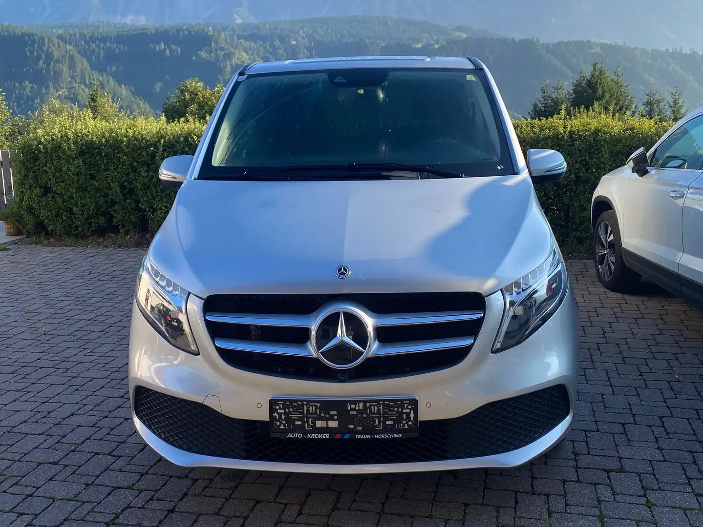 Mercedes-Benz V 220 V 220 d Kombi extralang Avantgarde Aut. Avantgarde Grau - 1