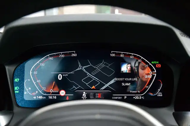 BMW 3 Series view 18