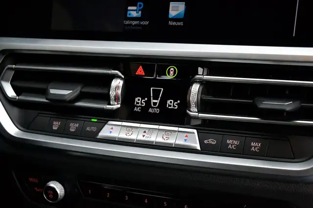 BMW 3 Series view 15