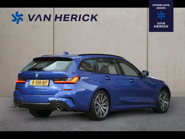 BMW 3 Series view 4