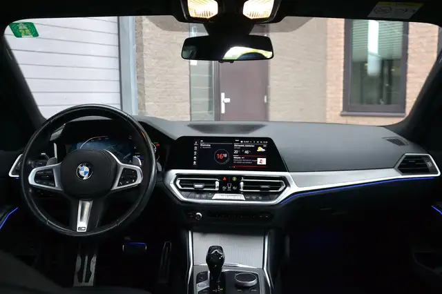 BMW 3 Series view 9