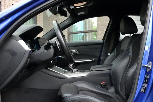 BMW 3 Series view 7