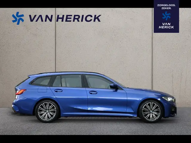 BMW 3 Series view 3