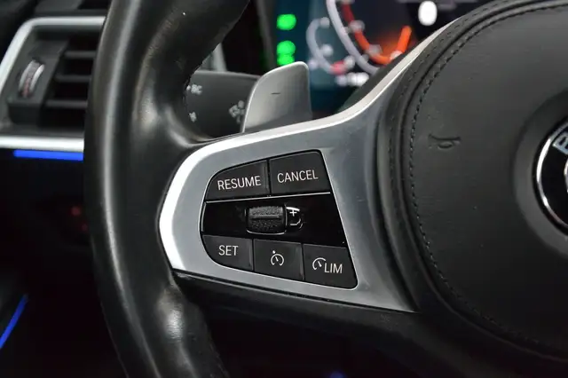 BMW 3 Series view 17