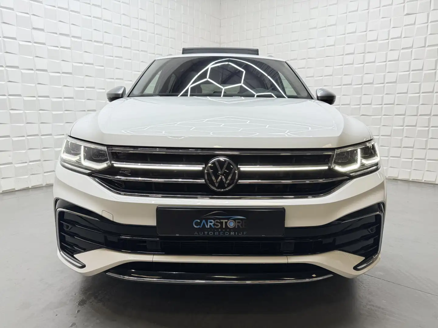 Volkswagen Tiguan Allspace 2.0 TSI 4Motion 3x R LINE PANO IQ Wit - 2