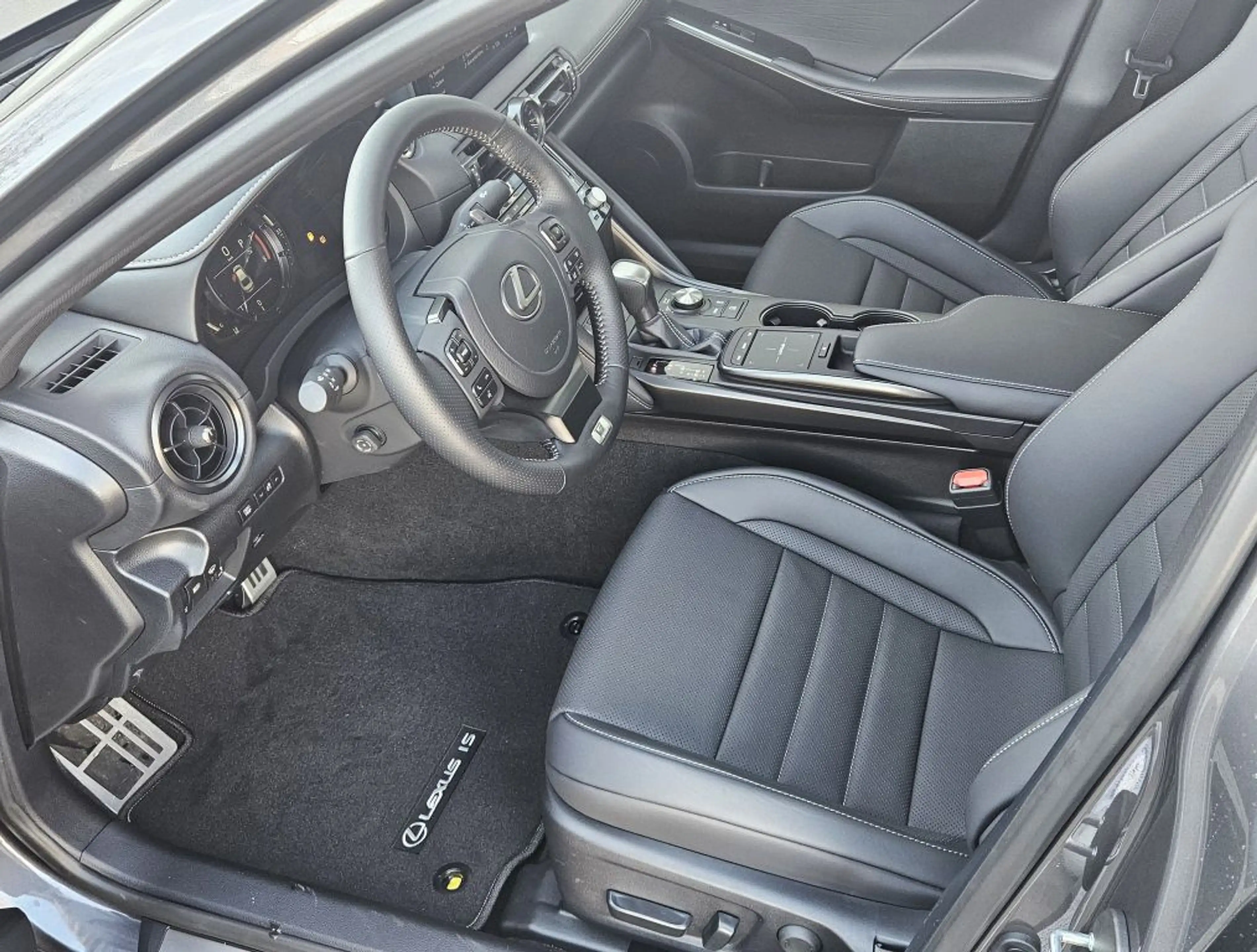 Lexus IS F IS 500 Performance — photo 9