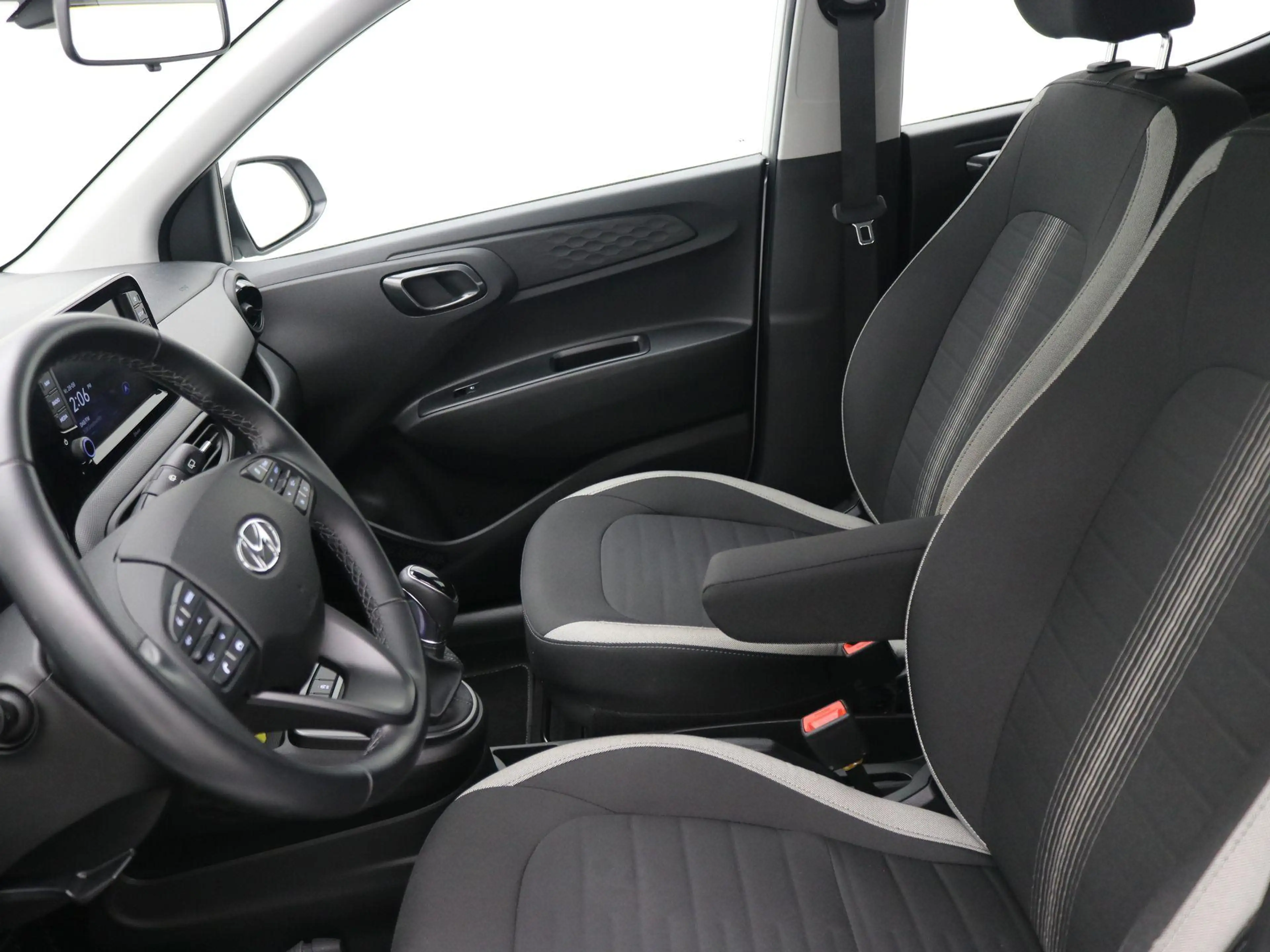Hyundai i10 1.0 Comfort Smart 5-zits Automaat/ Navigatie / Air — photo 4